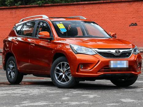 比亚迪宋高速行车被日系车怒怼，国产车最争气的一次