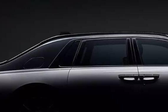 凭什么这位92岁英国老克勒收割全球少女少妇的心？