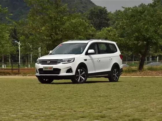 外观是八面玲珑 内饰是大众的内饰 全系标配ESP