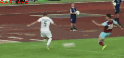 的时刻出现在第81分钟,奥古斯丁松的左路传中,张玉宁门前抢点推射远角