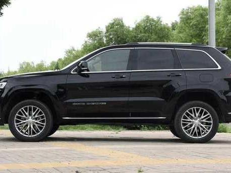 标配全景天窗+中央差速器+全时四驱,比X5还便宜20万