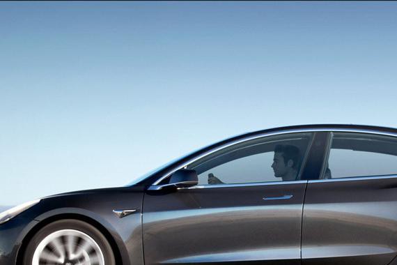 特斯拉Model 3是首款无钥匙车型，只需手机App开锁