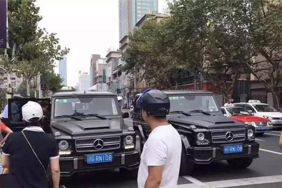 他35万买了辆带“沪牌”的奔驰G级，却被警察扣了！