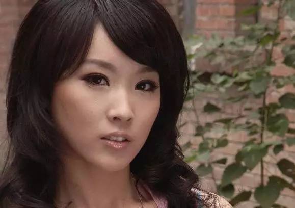 战狼2精彩,导演吴京老婆谢楠的整容史更精彩