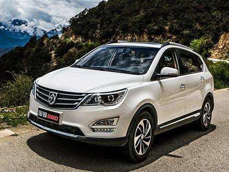 颓废的黑马, 自动挡也救不了宝骏560, 销量下滑严重