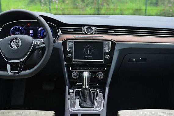 这5款车让你知道，石英表不是豪车标配