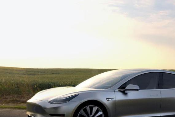 Model 3正式发售, 马克思Sexy计划却遭搁浅