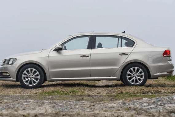 大众神车也被迫降价了，仅售8万多，国产车压力很大