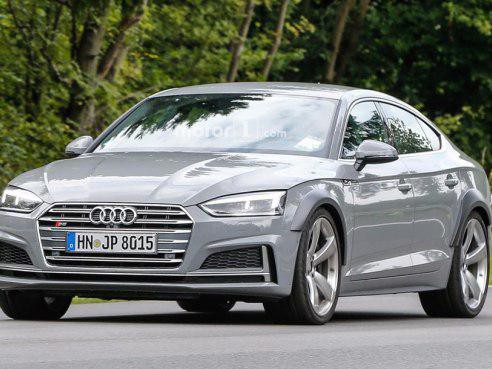 伪装也挡不住的骚气 RS 5 Sportback将2018年上市