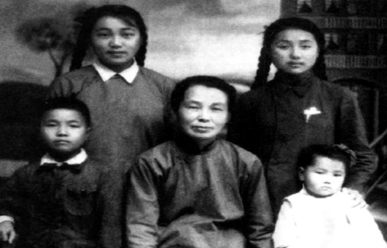 娶过四个老婆生七个子女，陈独秀的后代如今在何处？