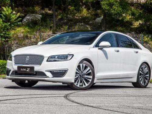 最安全的美系豪车，内饰比奔驰好，26万却没人买