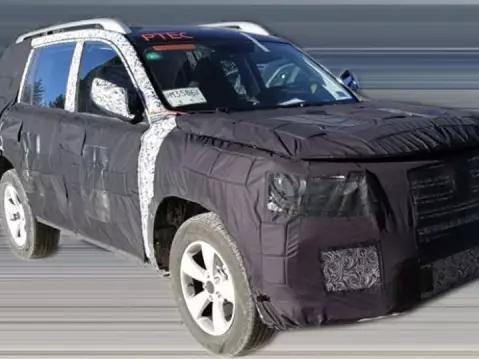 荣威也造了一辆七座硬派SUV，叫荣威RX8