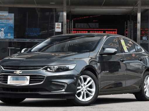 刚上市就降3.3万, 颜值完爆帕萨特, 比迈腾拉风