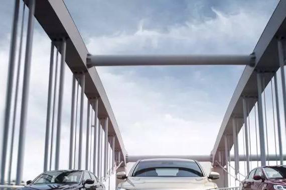 刷新中国品牌造车理念，吉利新博瑞突破性升级上市