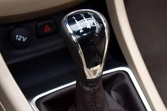 大部分人买车都选自动挡，那手动挡会消失吗？