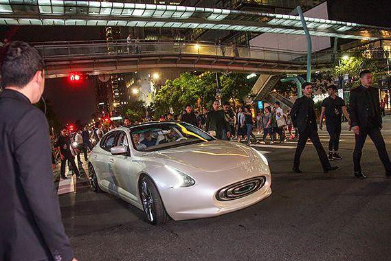 台湾品牌电动车上路，百公里加速3.1秒，前脸诡异