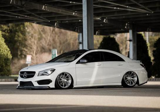 德系轿跑改成“贴地飞行”是什么体验？回头率1000%