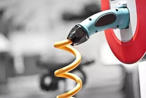 论电动汽车充电的最高段位，你绝对想不到！