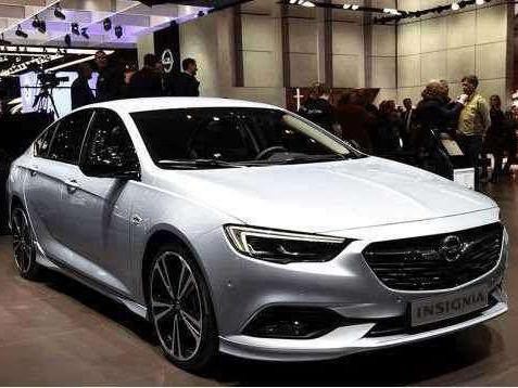 外观比帕萨特霸气, 售价17万起 内饰十分豪华