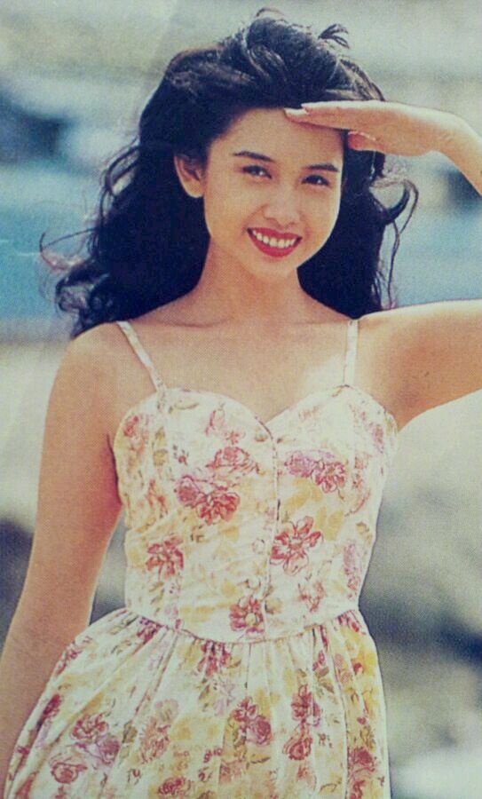 邱淑贞21岁女儿近照曝光,身材傲人性感妩媚,遗传到妈妈好基因,但她表示:不想进军演艺圈