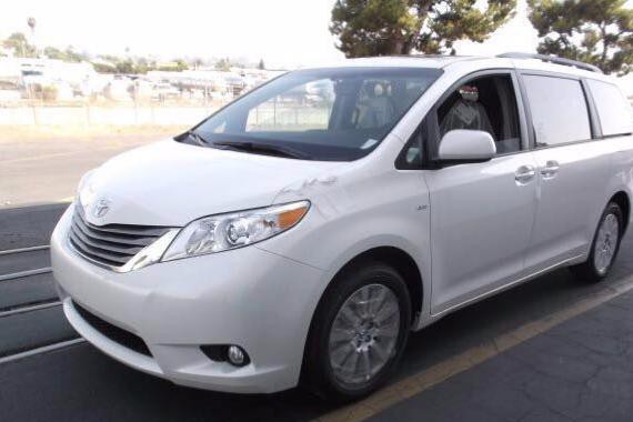 丰田塞纳四驱顶配价格  塞纳四驱限量版价格