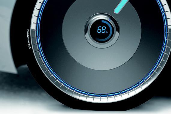 轮胎一转就能发电 这岂不是理论上的永动汽车？