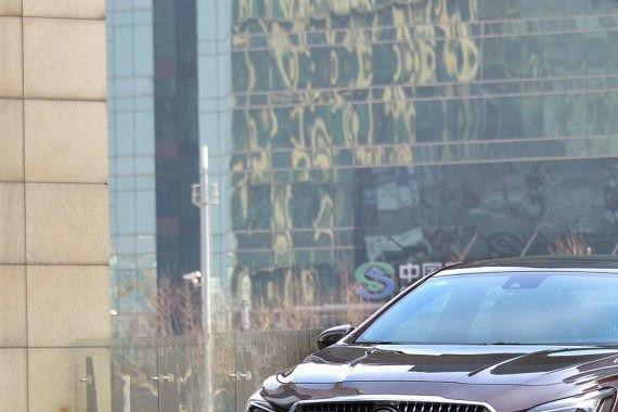 没有跑车的命却得了跑车的病！这5款车油耗高到崩溃