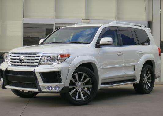 丰田这款SUV值得入手, 尺寸超大, 内饰豪华舒适