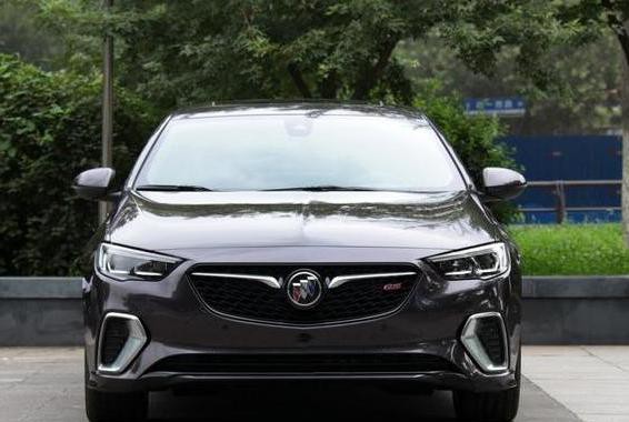 新君威GS大变身，大众CC没这魄力