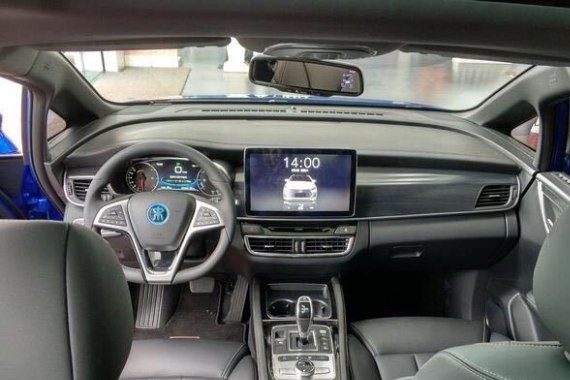 旋转屏/电子挡把 曝宋MAX插电式混动版