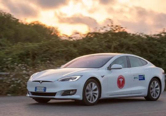 一次充电续航超过1000公里，特斯拉创电动车世界纪录
