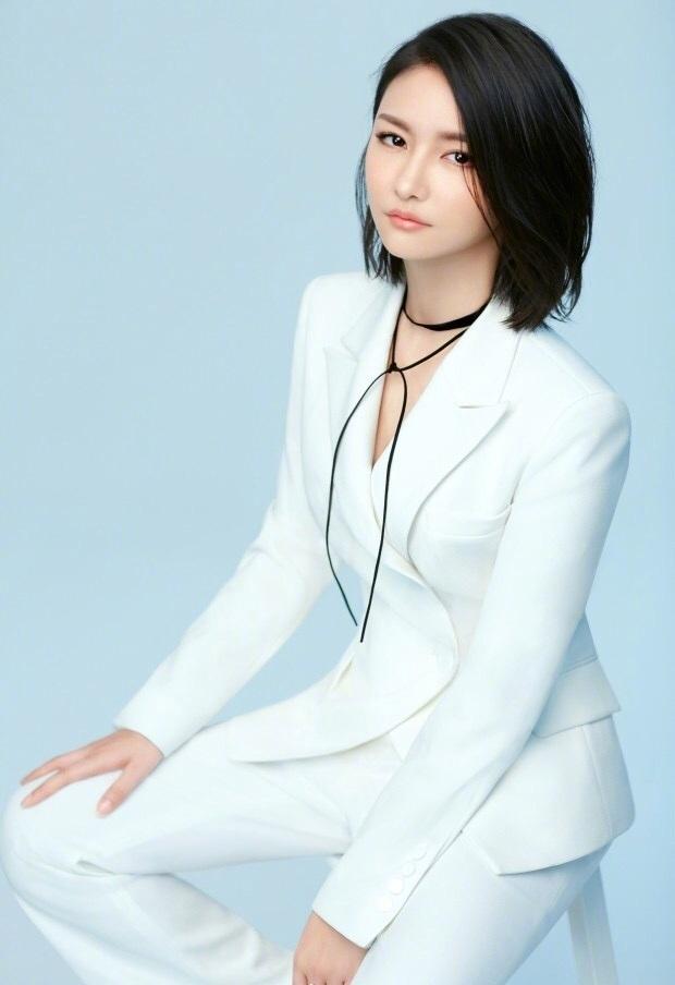 Miss以姐姐韩二十的名义玩御女范 网友纷纷不