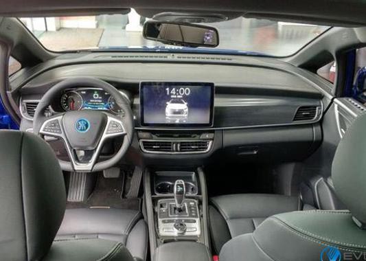 比亚迪宋MAX插电混动版内饰曝光 屏幕可旋转