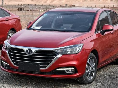 全新绅宝D50减配悬架，靠奔驰内饰能“活命”吗？