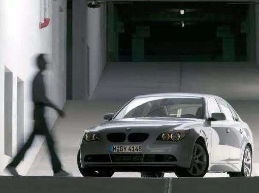 Lab科技丨什么是主动转向，对驾驶帮助有多大？