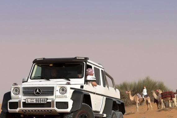 奔驰G63AMG 6X6大越野 花300万瞬间成中东土豪