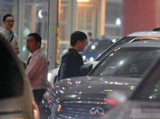 他身价过亿，却一辆100万的豪车都没有！