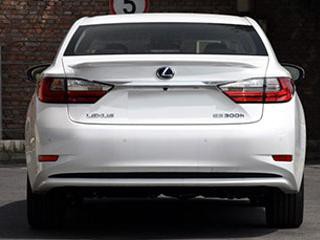 这豪车优惠2万，油耗6.3升保养免费，比凯美瑞划算