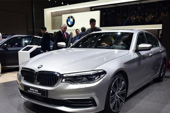 宝马全新5系标准轴距版亮相，于8月25日成都车展上市