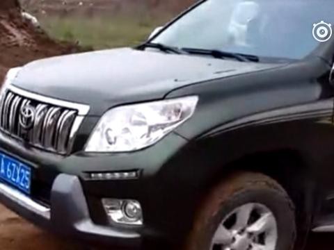 普拉多40度下坡滑下去，结果上来的时候惨了，作死