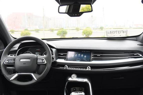 26岁，人生第一辆车，15万预算，该怎么选择？