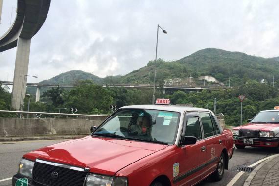 带免费WIFI,内设免费KTV，中国各省市出租车特色