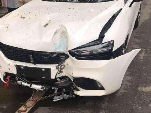 长城VV7撞车，现场这么惨烈，看完才知道国产车水平