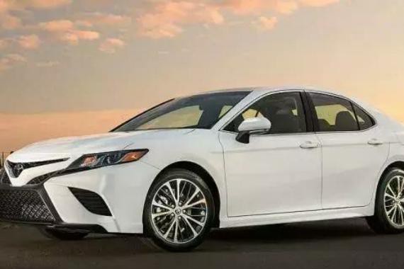 大变脸，丰田设计师终于开窍，第八代凯美瑞靓瞎眼！