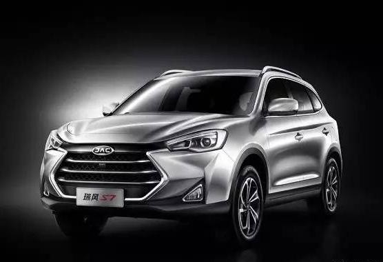 管学军：中端低价市场的“田忌赛马”