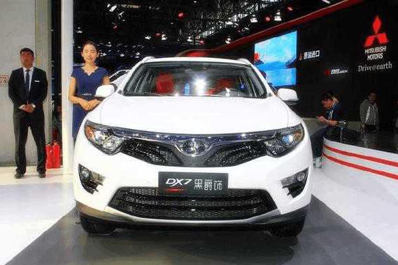 全系ESP带全景天窗, 浮雕式中控台配1.5T涡轮,卖9万