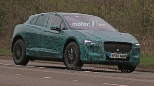 曝捷豹I-PACE内饰谍照 法兰克福车展亮相