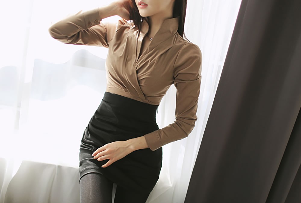 孙允珠高跟鞋黑丝袜超短包臀裙,款步姗姗。袅