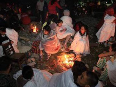 开车时遇上地震怎么办