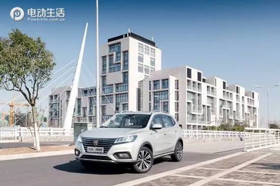 让家人“坐的”更舒服 高品质荣威eRX5